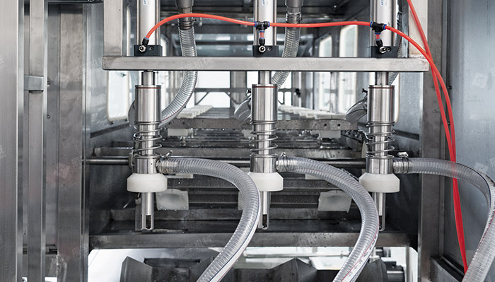 5加仑桶装水灌装生产线 5加仑桶装水灌装生产线